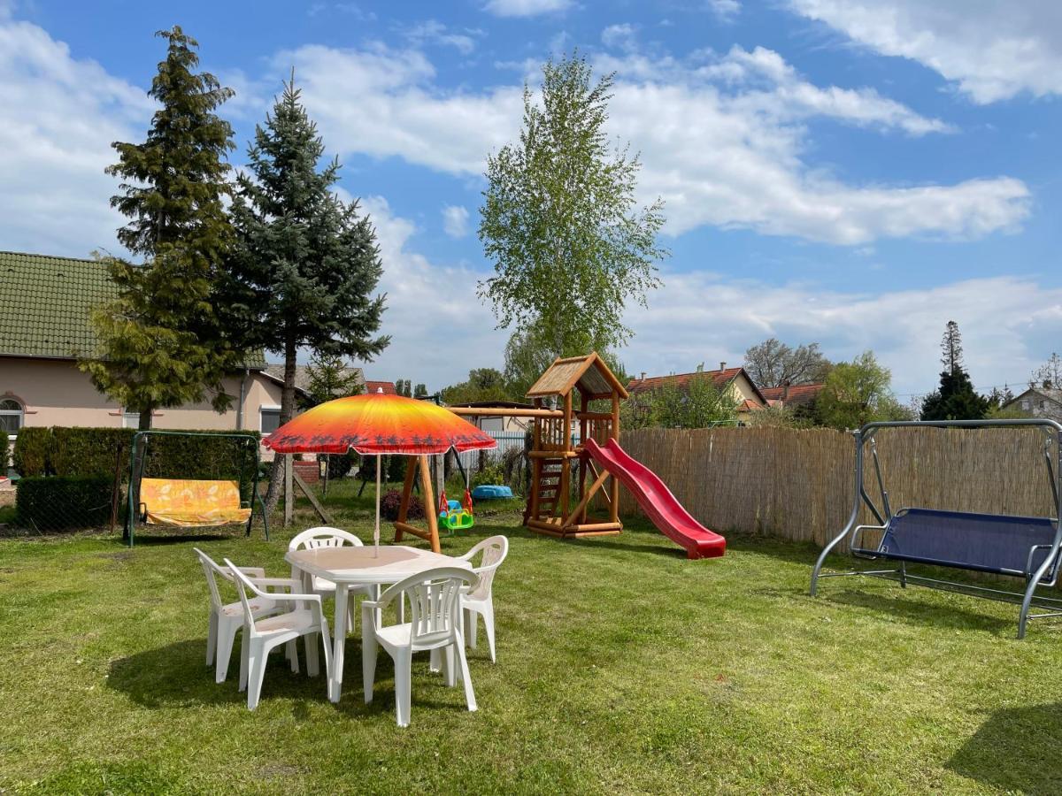Valentina Apartman Balatonmariafurdo Exterior photo