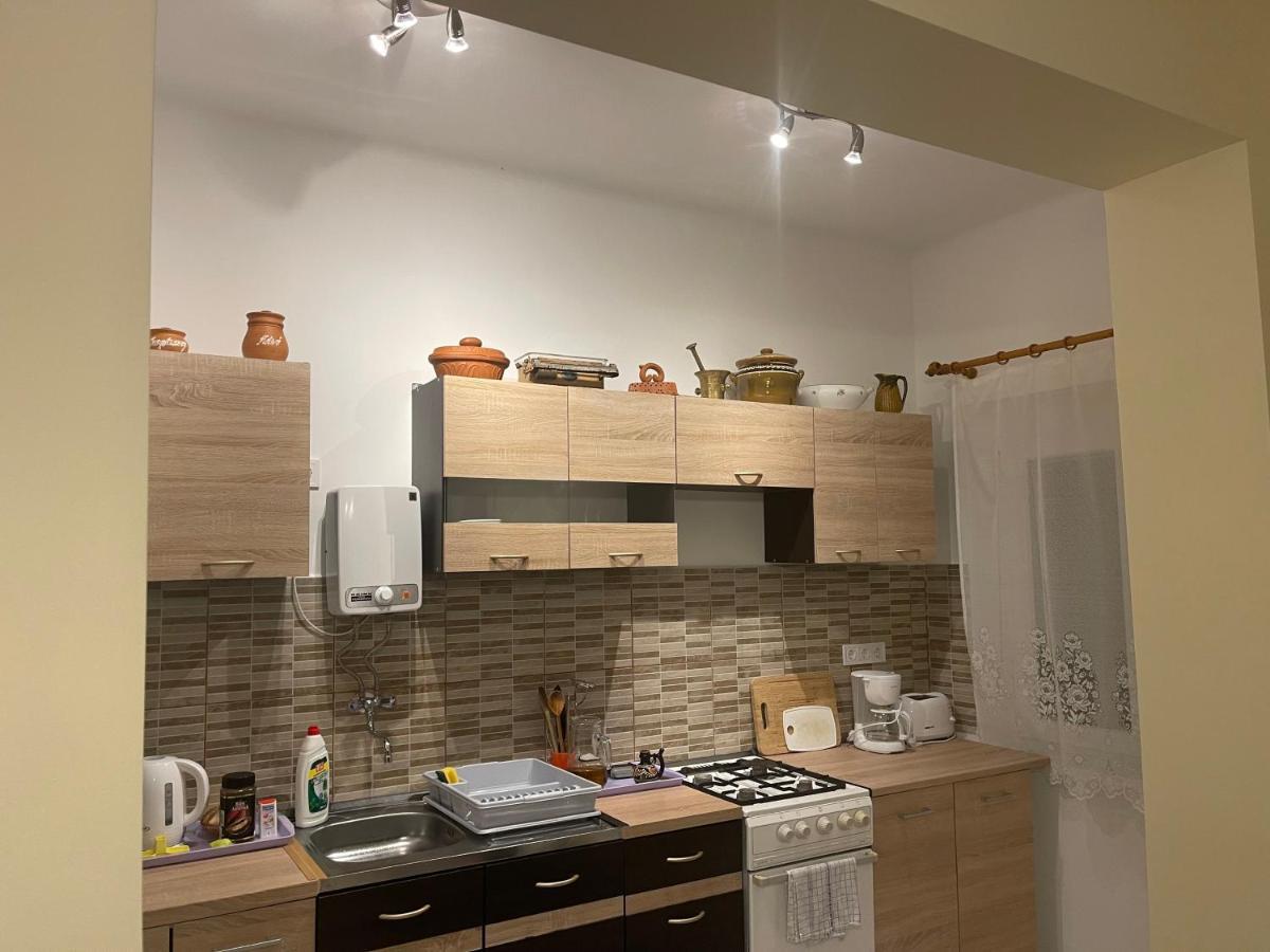 Valentina Apartman Balatonmariafurdo Exterior photo
