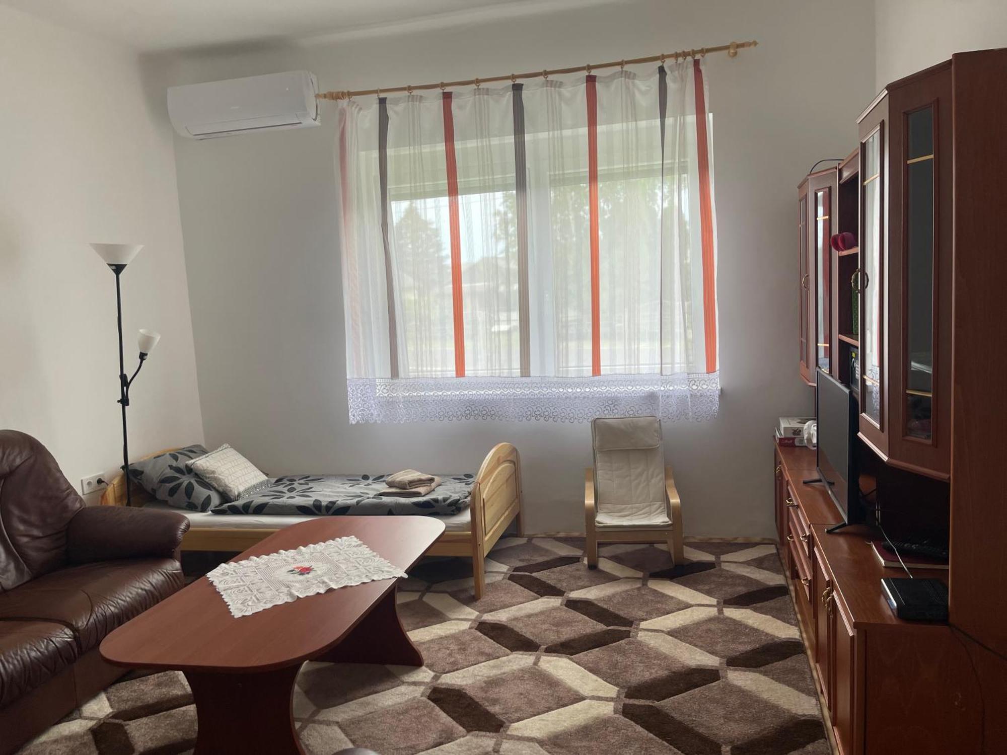 Valentina Apartman Balatonmariafurdo Exterior photo