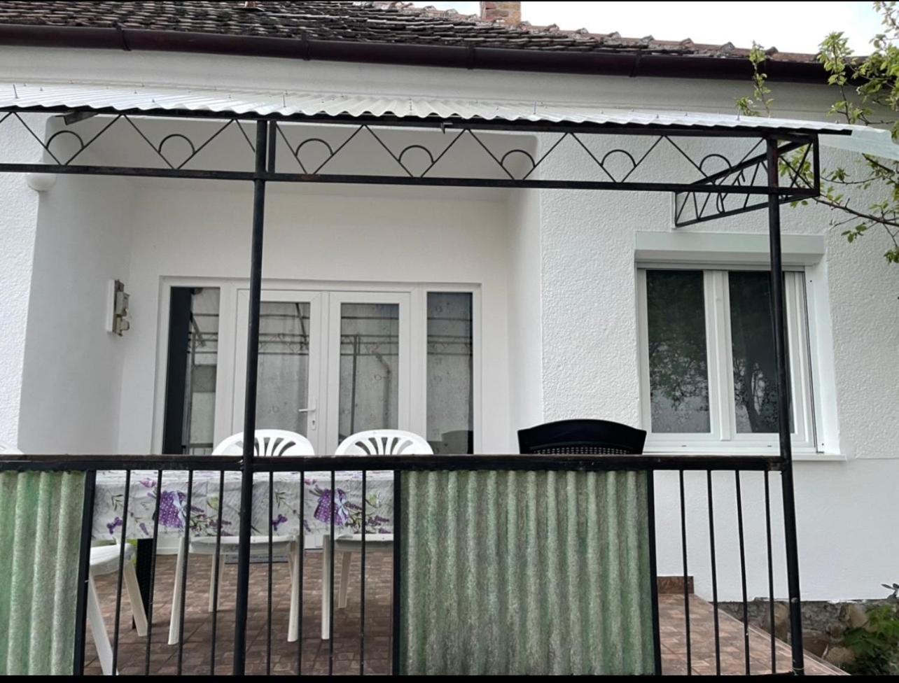 Valentina Apartman Balatonmariafurdo Exterior photo